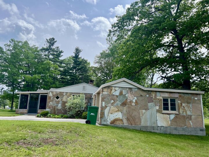 Property Photo: 3325 N US-23 N MI 48750-9589