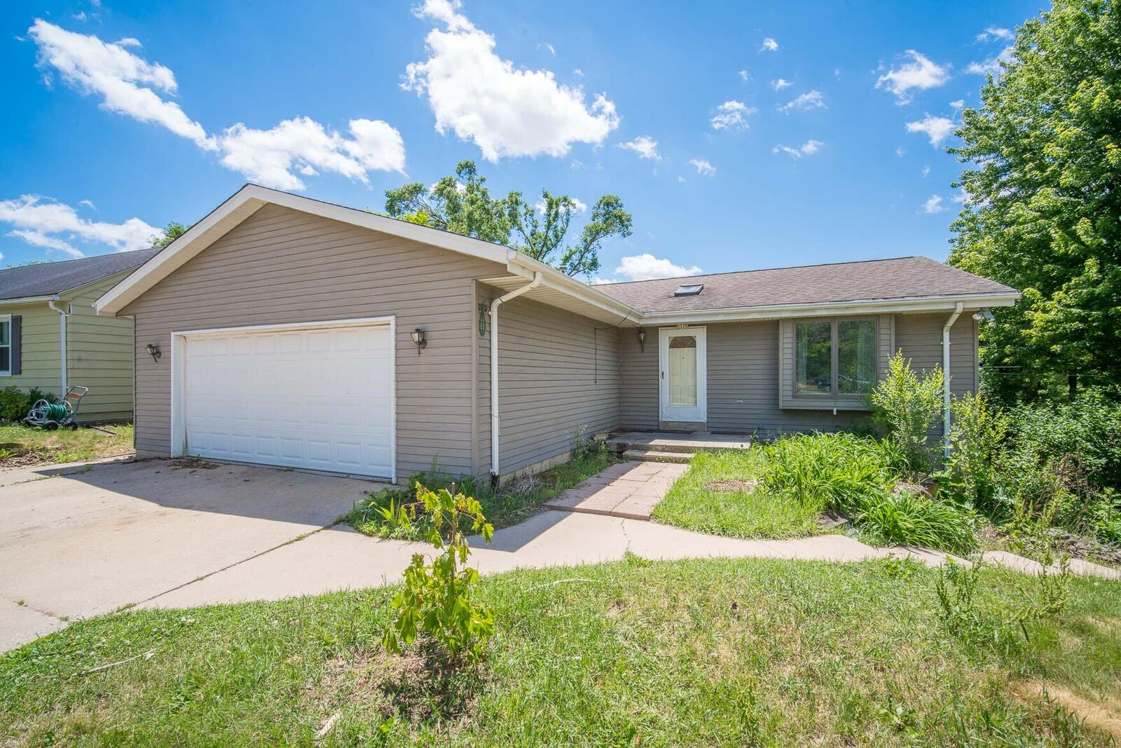 Property Photo: 2315 Chestnut St WI 53095