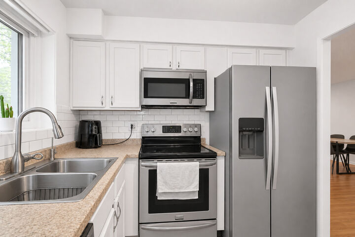 Property Photo: 268 N Carter Street 201 IL 60067