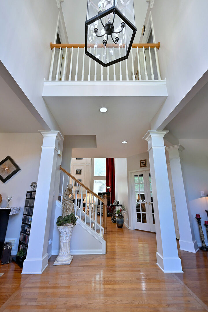 Property Photo: 10 Sequoia Court IL 60107