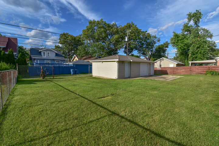 Property Photo: 36 159th Street IL 60409