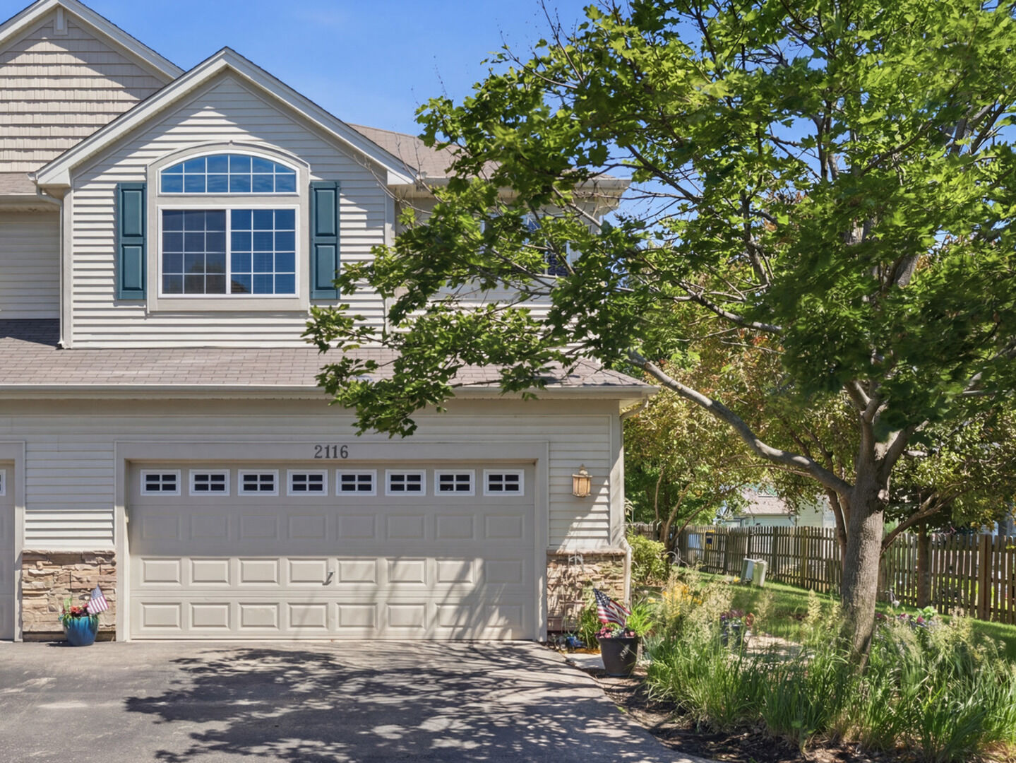 Property Photo: 2116 Gallant Fox Circle IL 60538