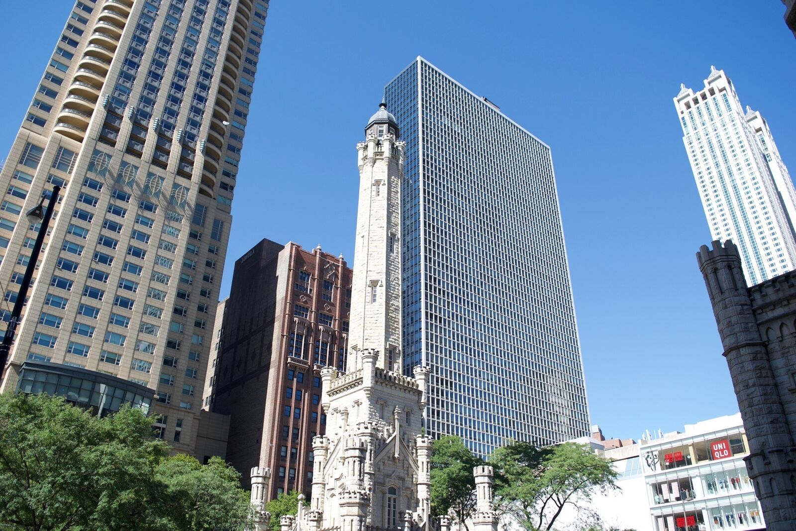 Property Photo: 111 E Chestnut Street 26D IL 60611