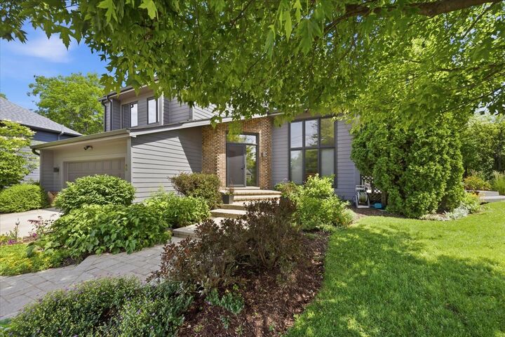 Property Photo: 1755 S Wiesbrook Road IL 60189