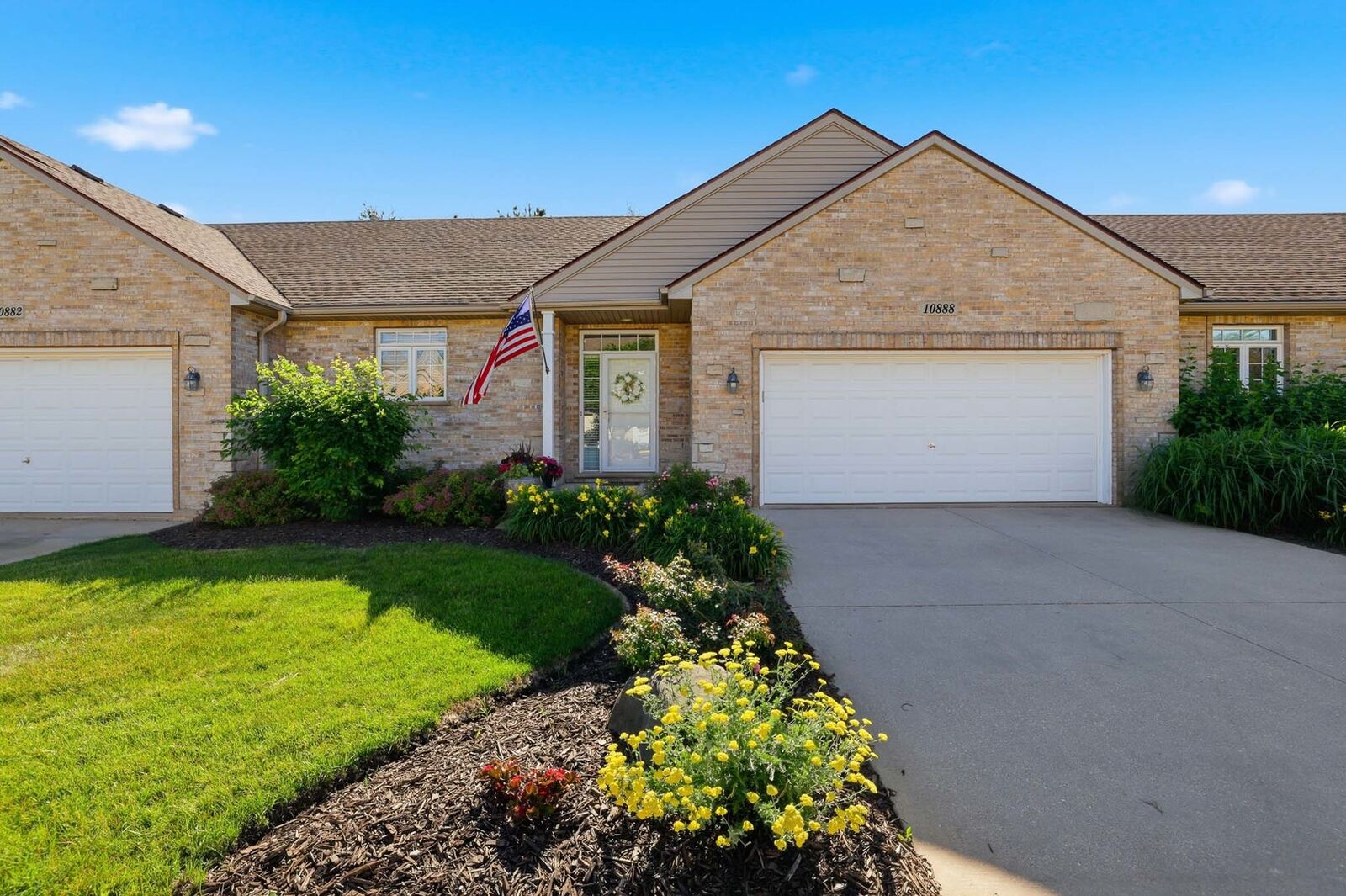 Property Photo:  10888 Harry Drive  IL 60142 