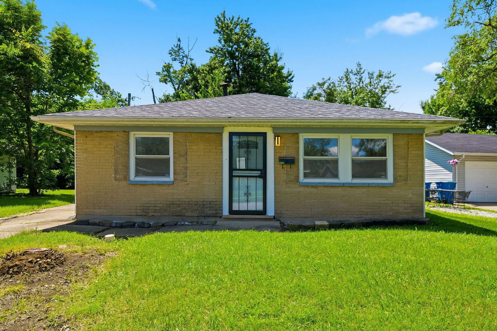 Property Photo:  1942 Beacon Court  IL 60411 