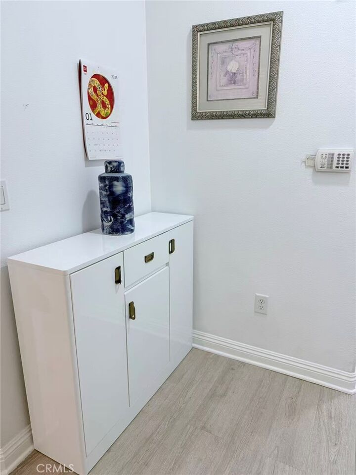 Property Photo:  2125 S Bentley Avenue 107  CA 90025 