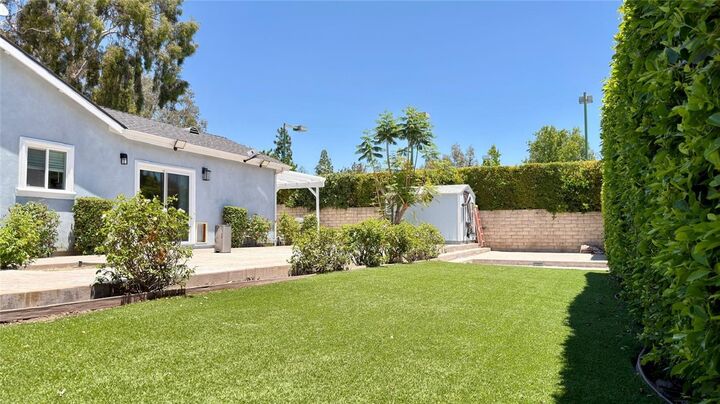 Property Photo:  21224 W Rinaldi  CA 91311 