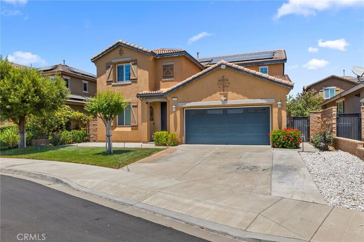 Property Photo:  15466 Red Pepper  CA 92336 