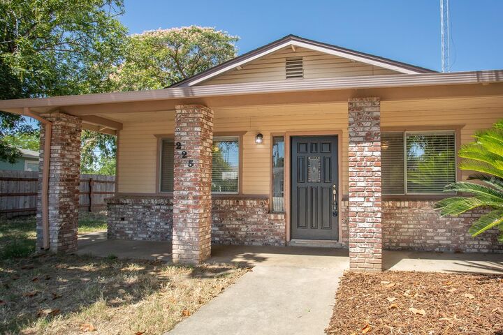 Property Photo: 225 California Street CA 95948