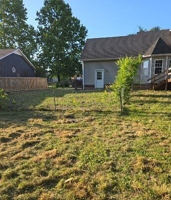 Property Photo: 215 Warren Cir TN 37160