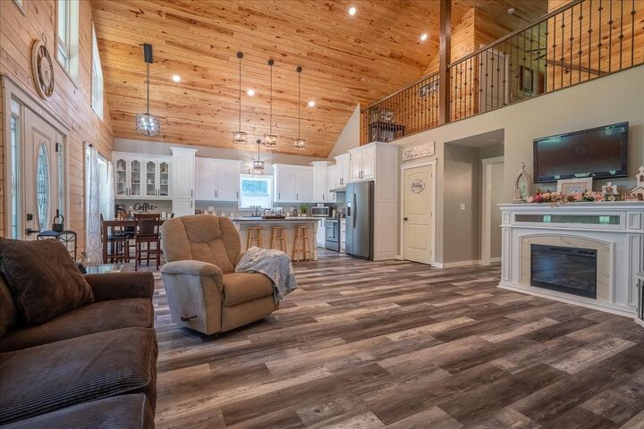 Property Photo:  4239 Shady Oak Ln  TN 38463 