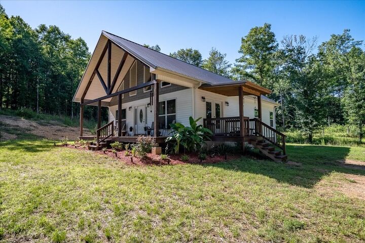 Property Photo: 4239 Shady Oak Ln TN 38463