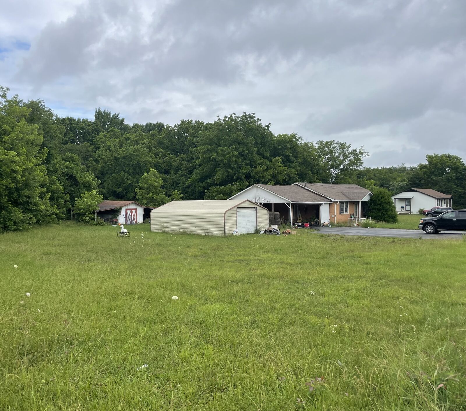 Property Photo:  117 Center St  TN 37086 