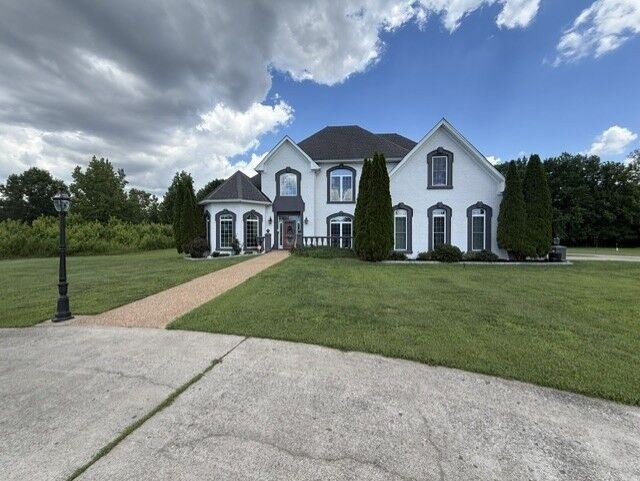 Property Photo: 865 Butts Dr TN 37042