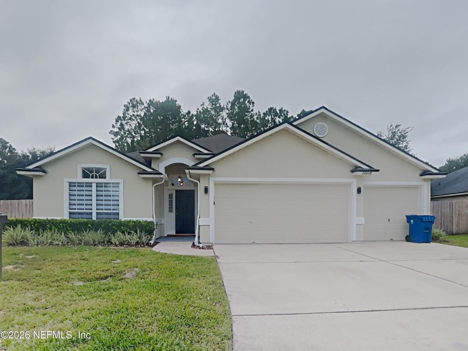 Property Photo: 13895 Fish Eagle Drive E FL 32226