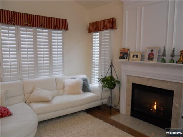 Property Photo:  85 Buckthorn  NJ 07652 