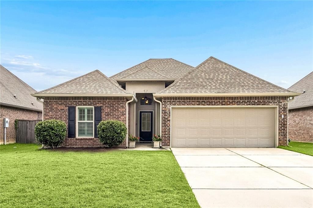 Property Photo:  2212 Darlene Drive  LA 70435 