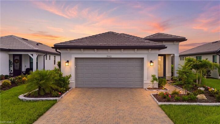 Property Photo: 1940 Sierra Ct FL 34120