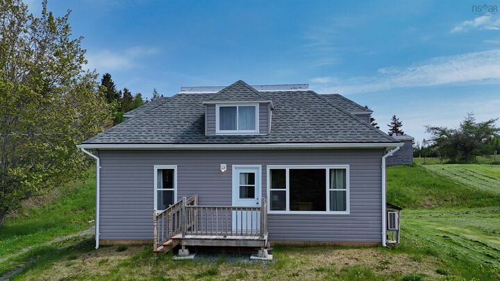50 Riverview Drive — photo 1