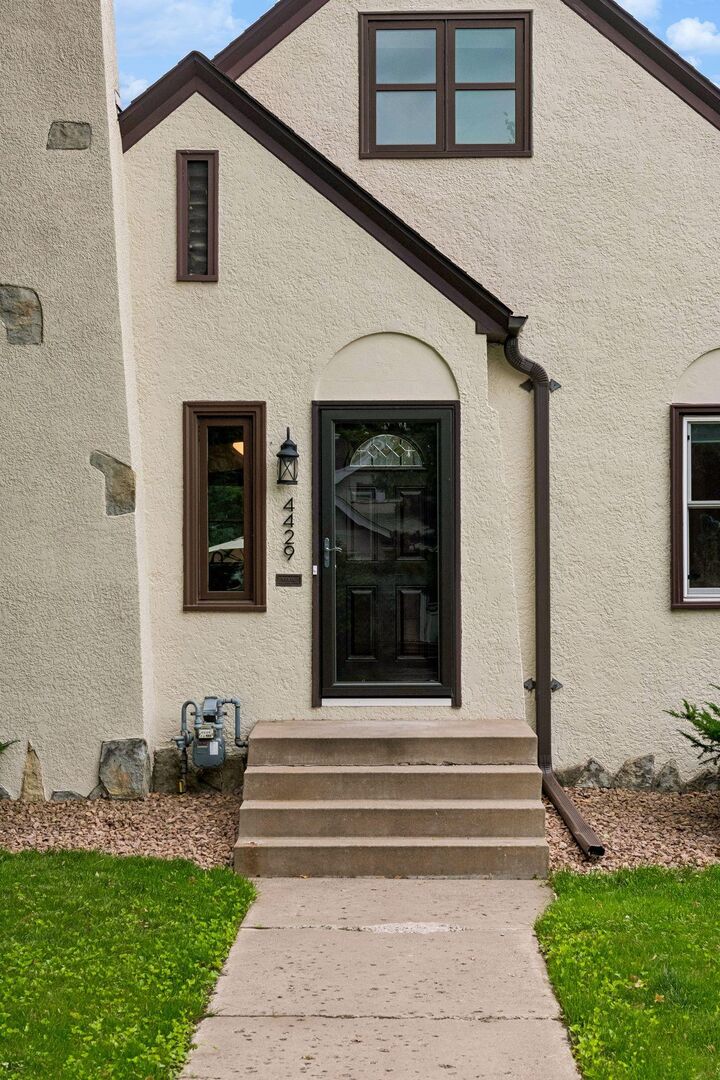 Property Photo: 4429 Knox Avenue N MN 55412