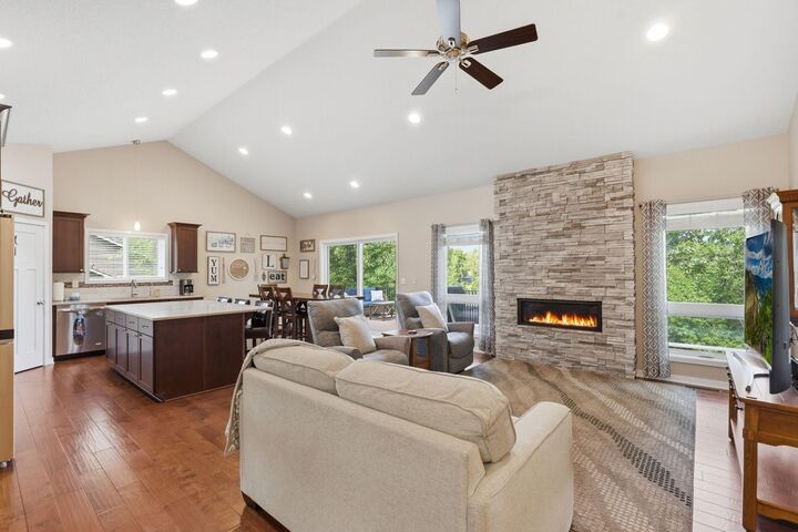 Property Photo:  2657 Goodview Avenue N  MN 55128 