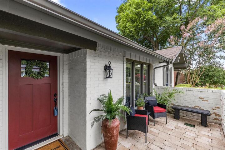Property Photo:  213 Rockbrook Drive  TX 75087 