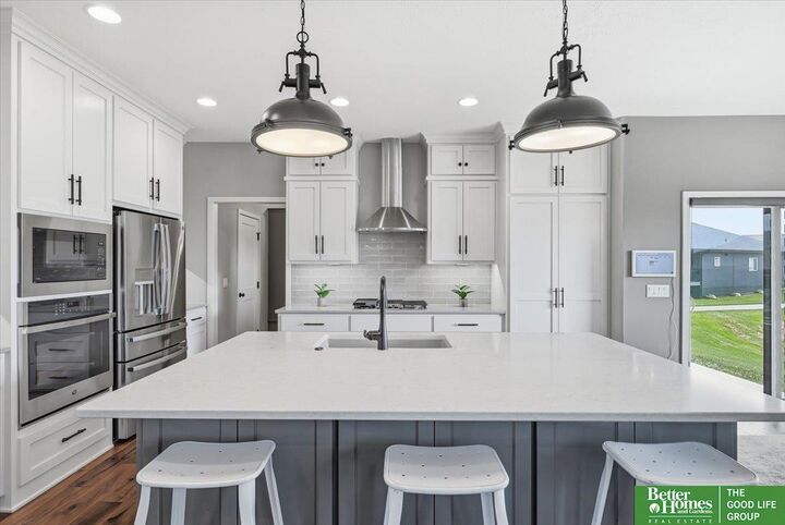 Property Photo: 915 Elm Circle NE 68059
