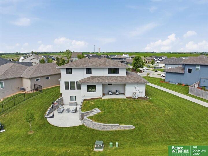 Property Photo: 915 Elm Circle NE 68059