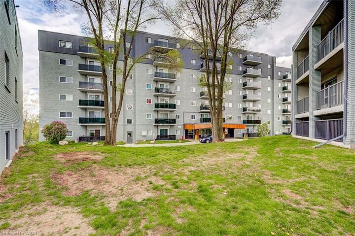 Property Photo:  80 King Edward Avenue 403  ON N5Z 3S9 