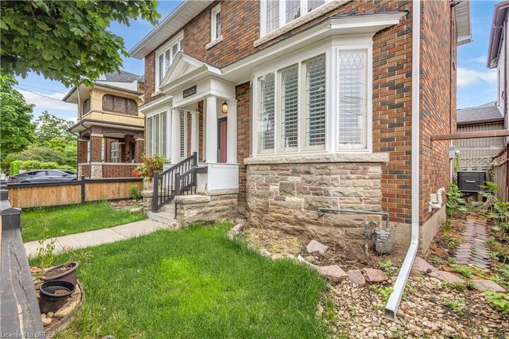 Property Photo:  41 Waterloo Street  ON N3T 3R6 