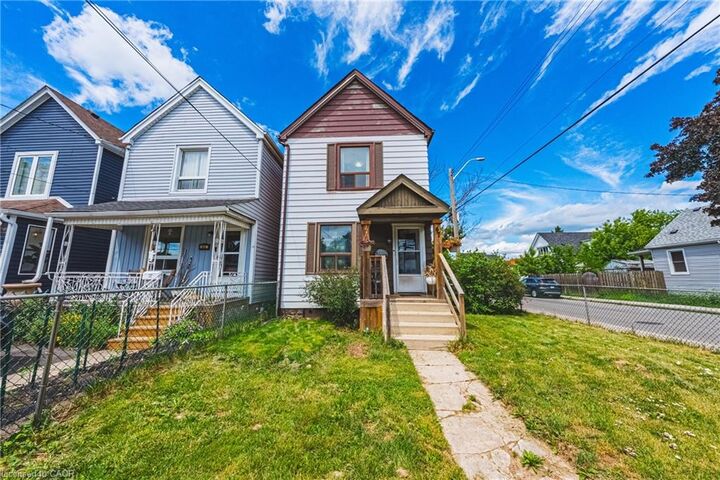 47 Fraser Avenue — photo 1