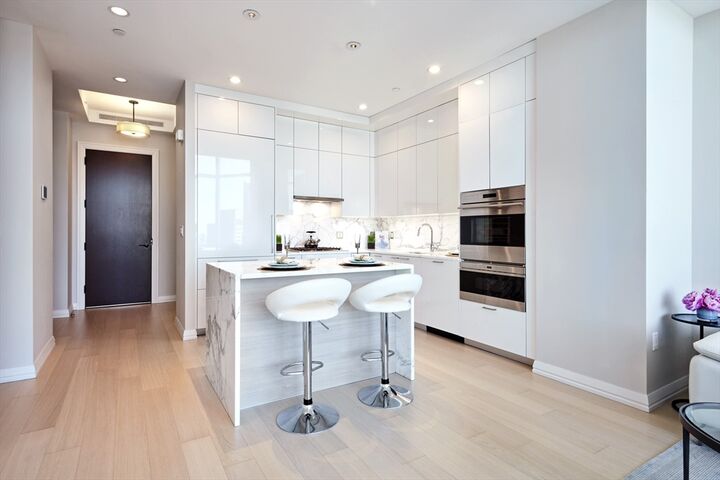 Property Photo:  1 Franklin St 4505  MA 02110 