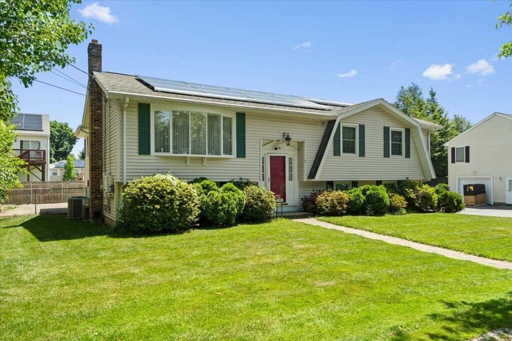 Property Photo: 11 Dunkirk Ave MA 01604