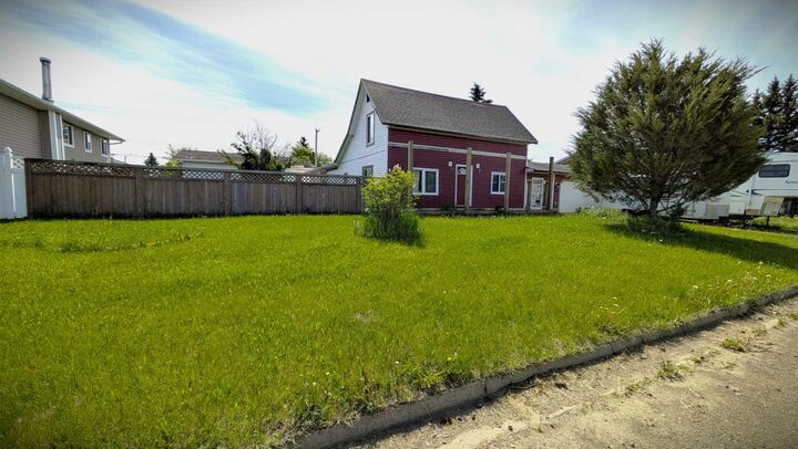 110 Niblock Street — photo 1