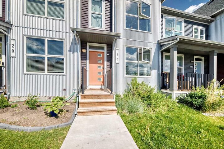 Property Photo: 16 Carringvue Way NW AB T3P 1K8