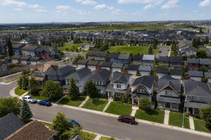 Property Photo:  116 Panora Close NW  AB T3K 0G4 