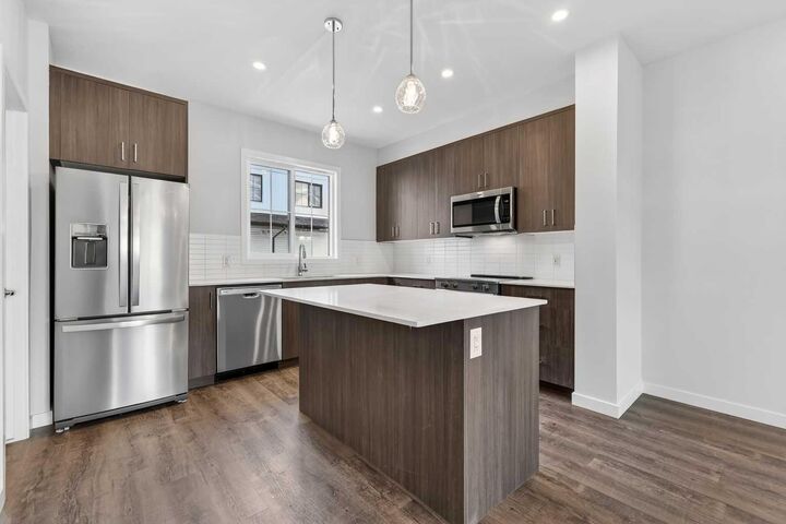 Property Photo: 172 Hotchkiss Common SE AB T3S 0X5