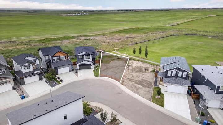 Property Photo: 1282 Pacific Circle W AB T1J 5V3