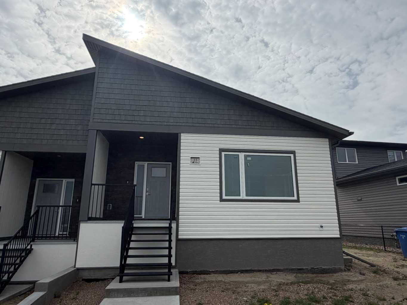 Property Photo: 33 Sierra Green SW AB T1B 0R5