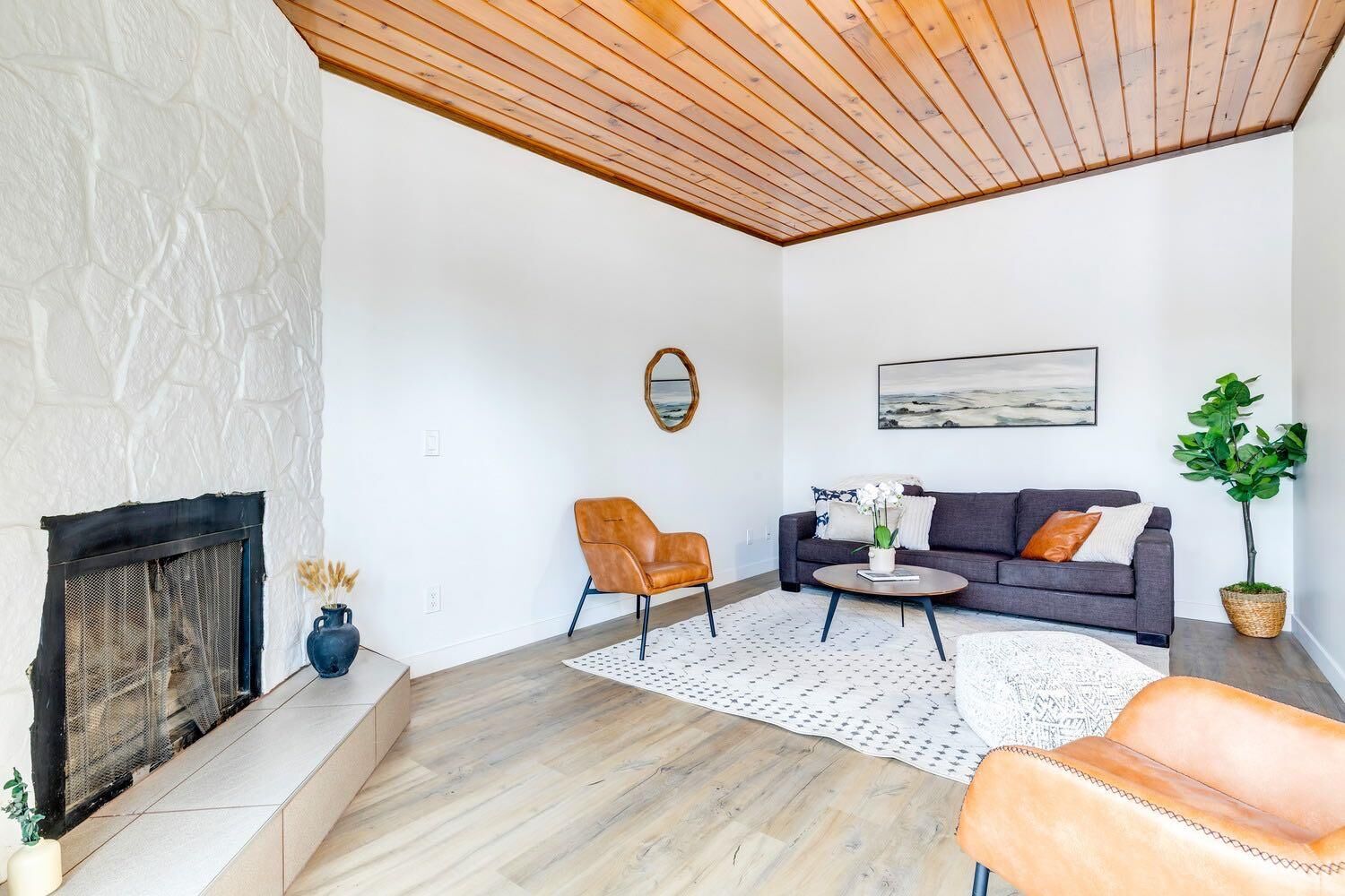 Property Photo:  1415 44 Street SE F  AB T2A 5E6 