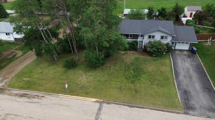Property Photo: 5102 43 Avenue AB T0H 3G0