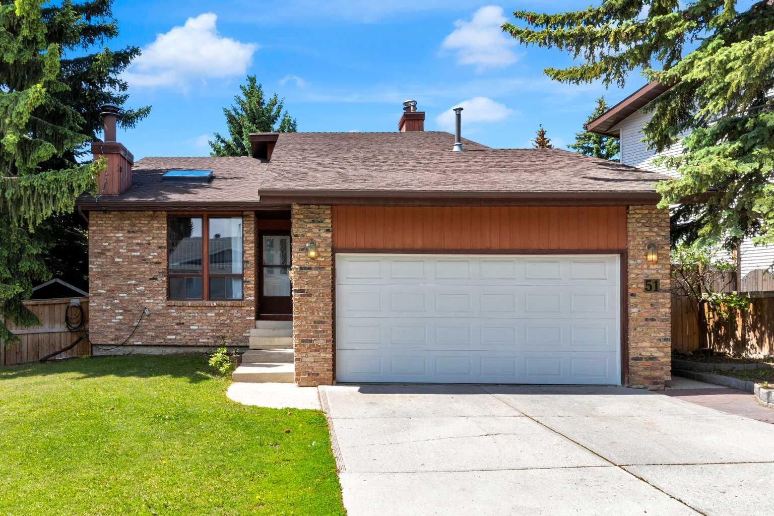 Property Photo: 51 Ranchridge Drive NW AB T3G 1V9
