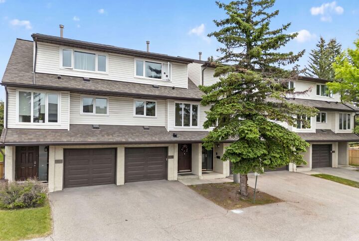 Property Photo:  1012 Ranchlands Boulevard NW 44  AB T3G 1Y1 