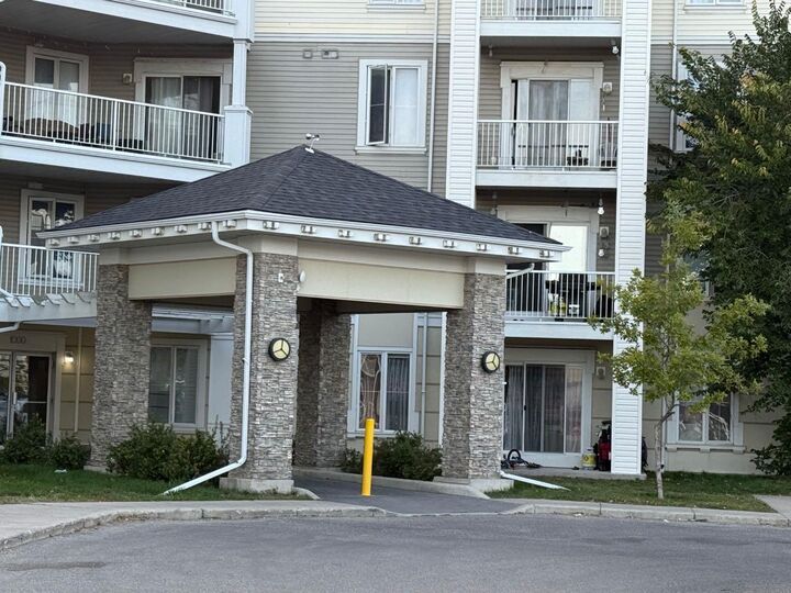1140 Taradale Drive NE 1319 — photo 1