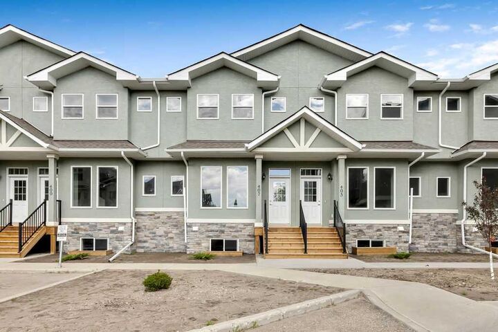 407 Strathcona Circle — photo 1