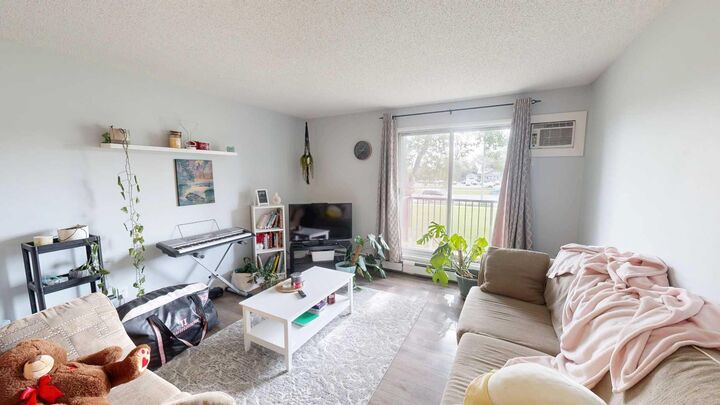 Property Photo:  401 Columbia Boulevard W 102  AB T1K 5R8 