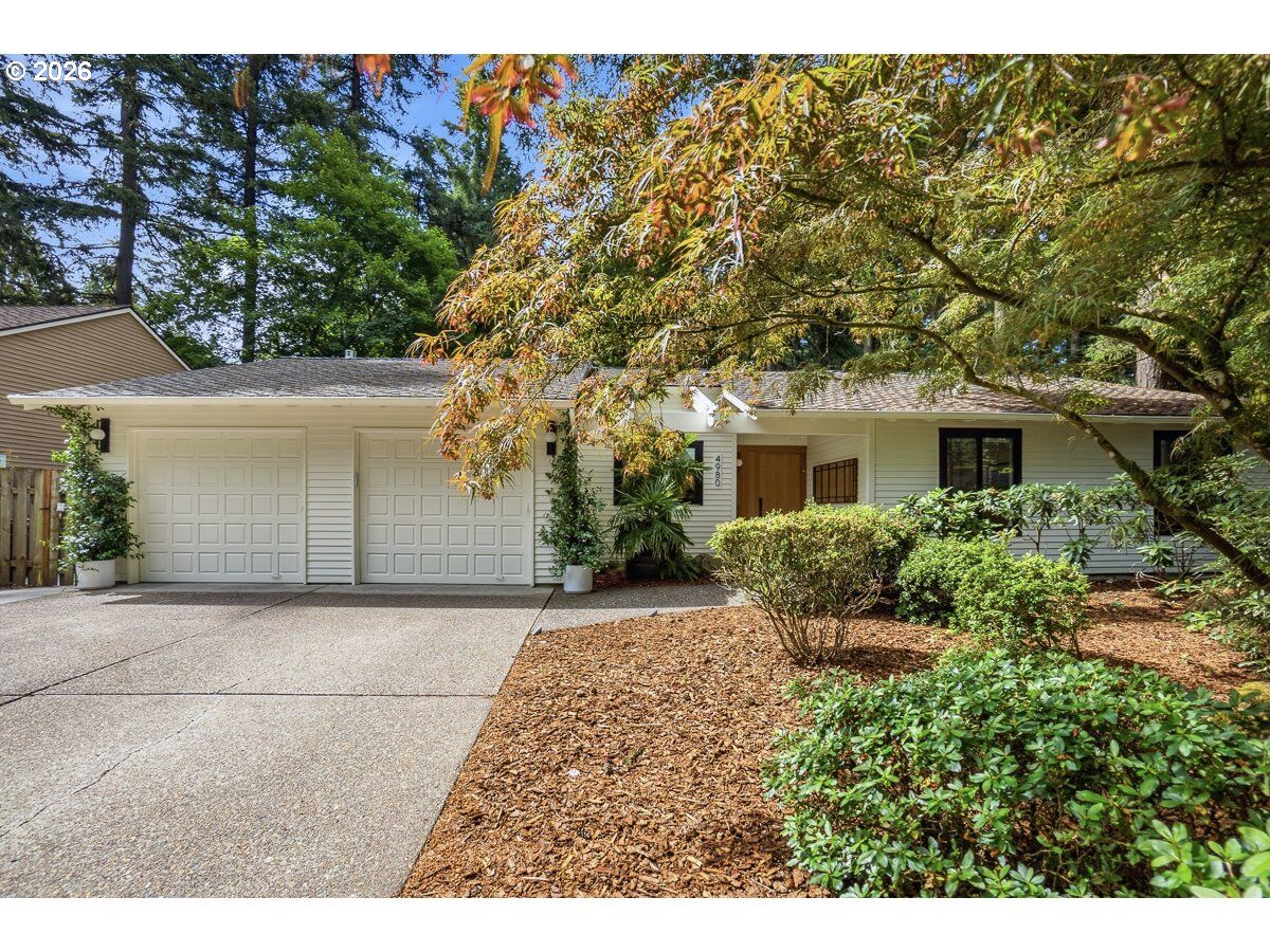 Property Photo: 4980 Centerwood St OR 97035