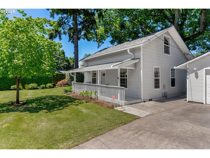Property Photo: 5555 SE Firwood St OR 97222