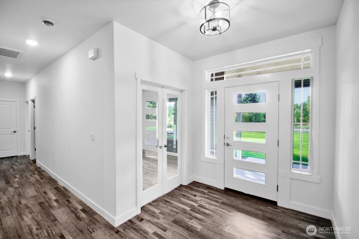 Property Photo:  800  Barbara Lane  WA 98531 